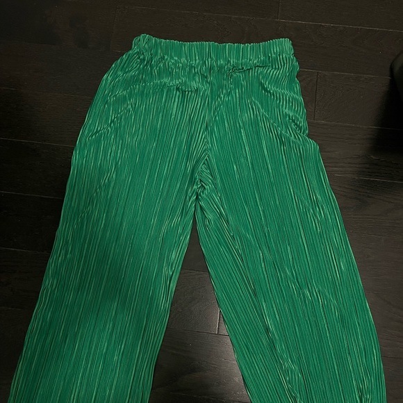 Green Flowy Pants - Picture 2 of 3